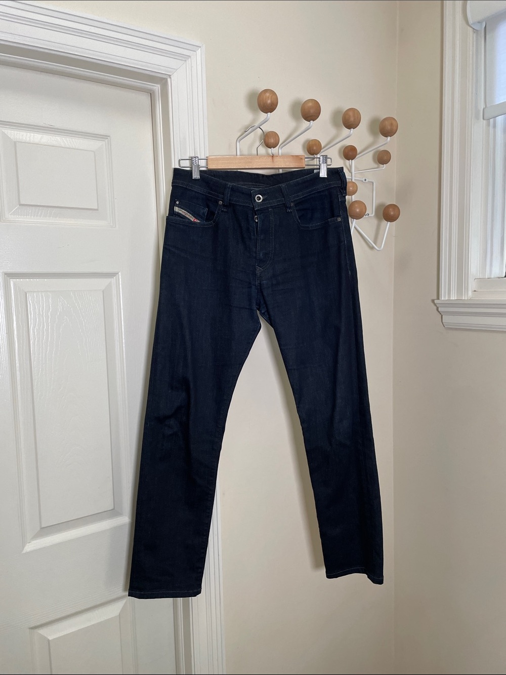 Diesel - Classic Straight Legged Denim Jeans - Dark Blue - 30x32